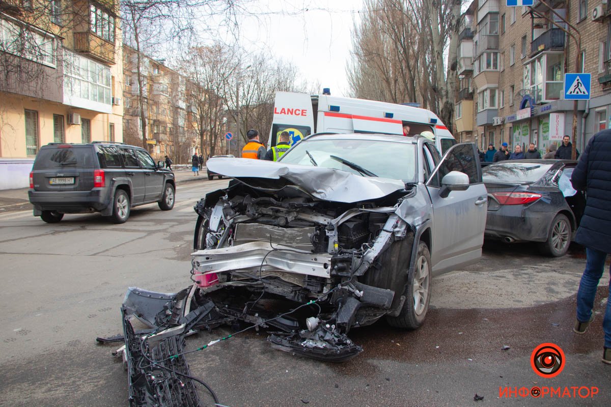 Во вторник, 1 февраля, на пересечении улиц Половицкой и Ярослава Мудрого случилась авария