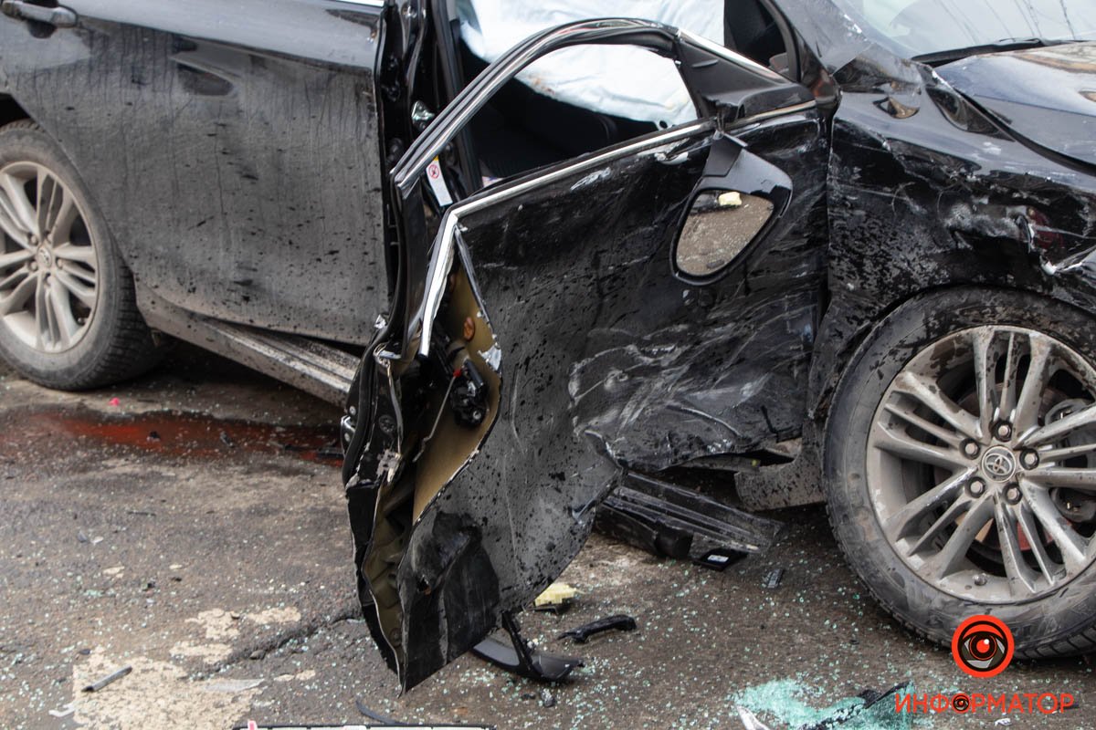 По предварительной информации от полиции, водитель Toyota Camry не пропустил вторую машину