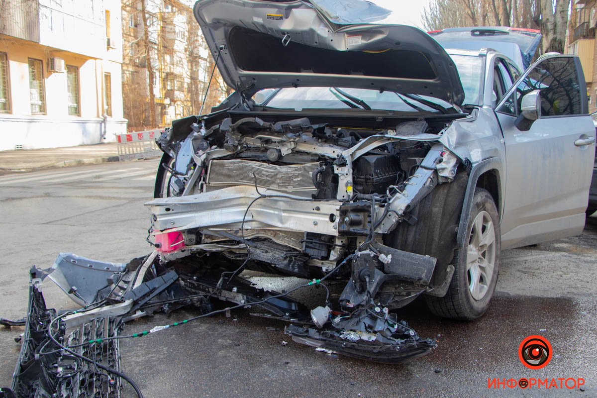 В результате удара пострадала пассажирка его авто