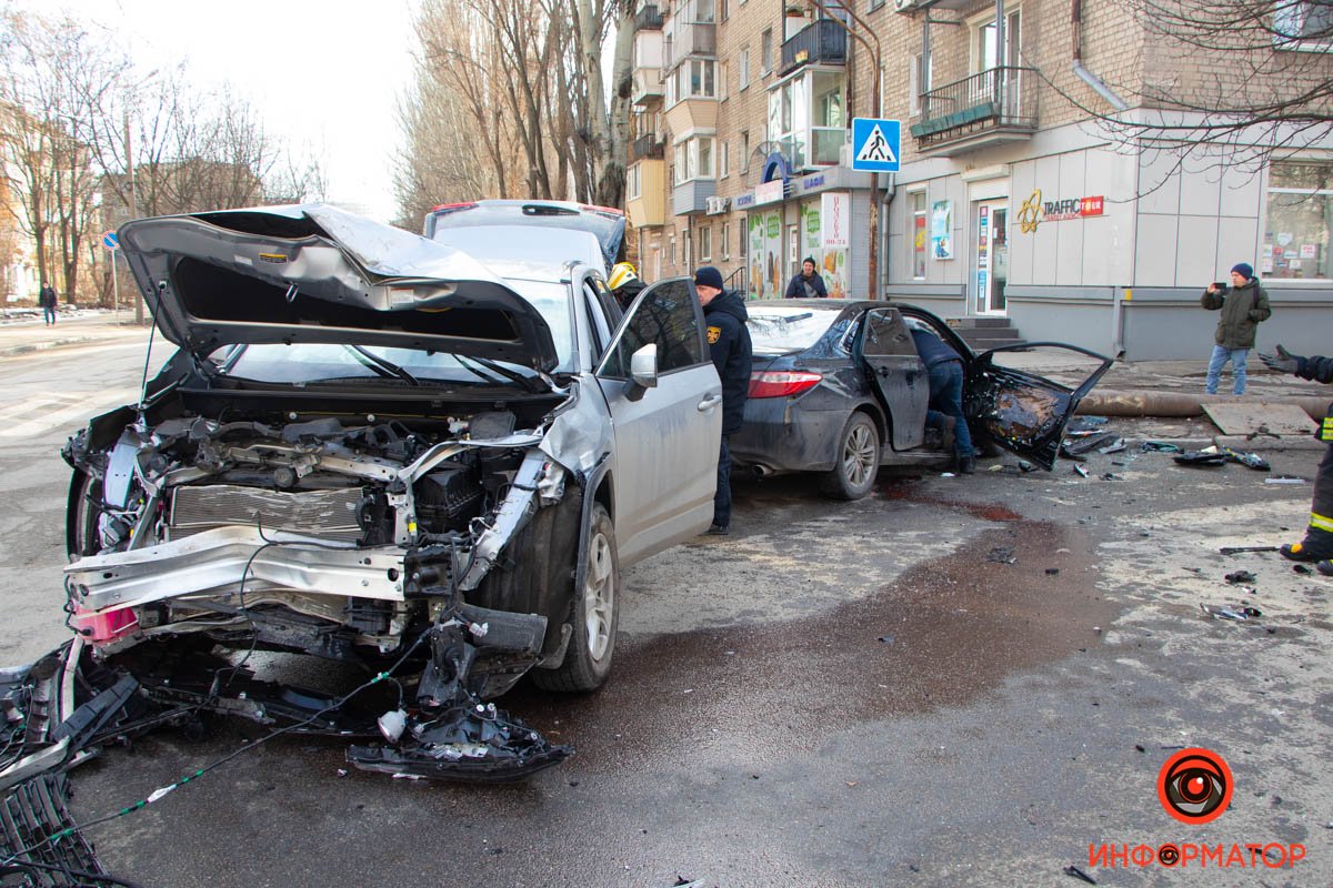 Спасатели доставали её из поврежденного авто