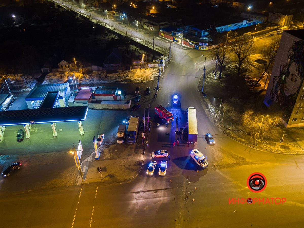 Столкновение произошло на пересечении улицы Магдалиновской и проспекта Слобожанского 