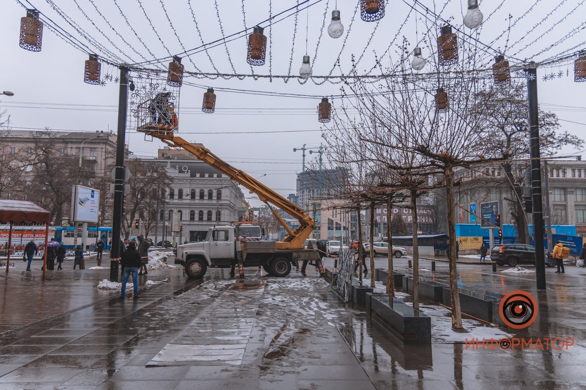 С надписями уже разобрались