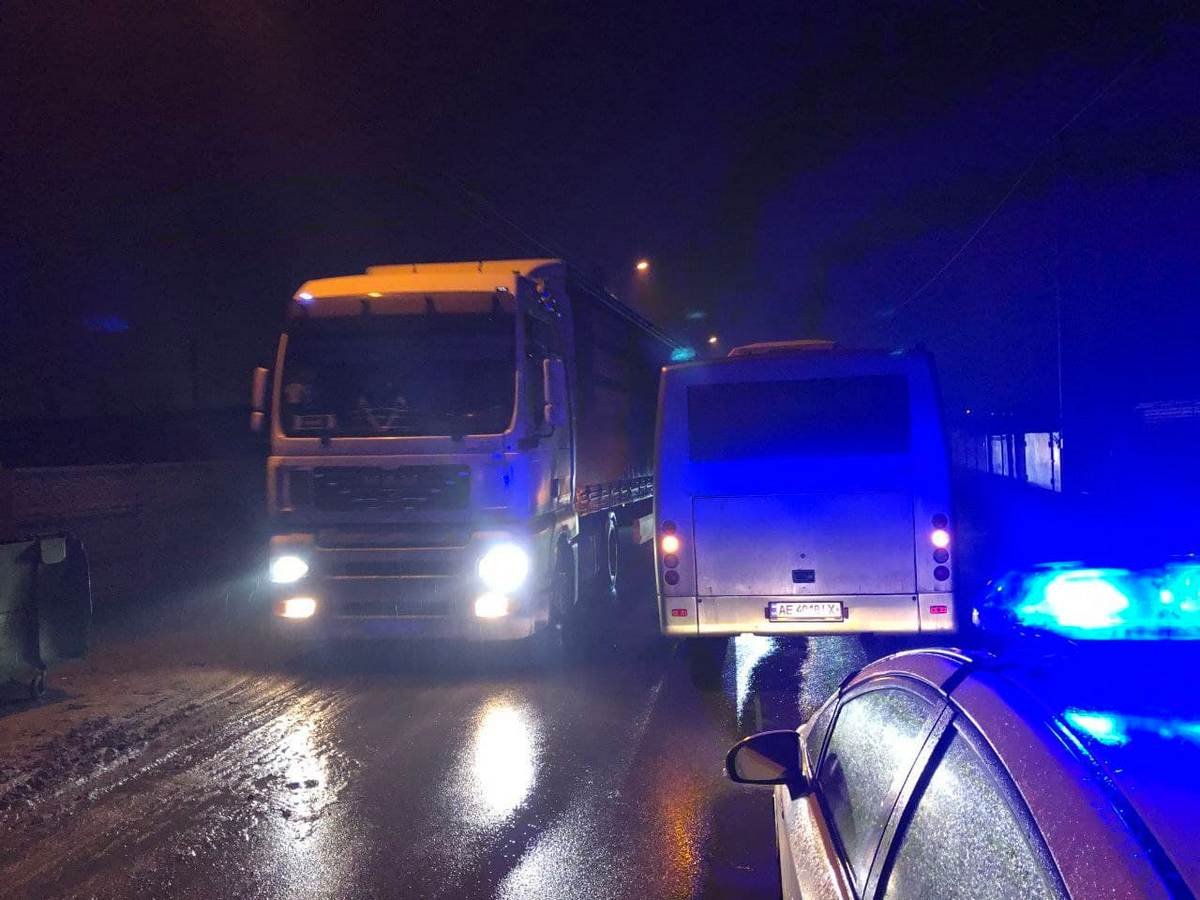 Мужчину доставили в больницу Мужчину доставили в больницу