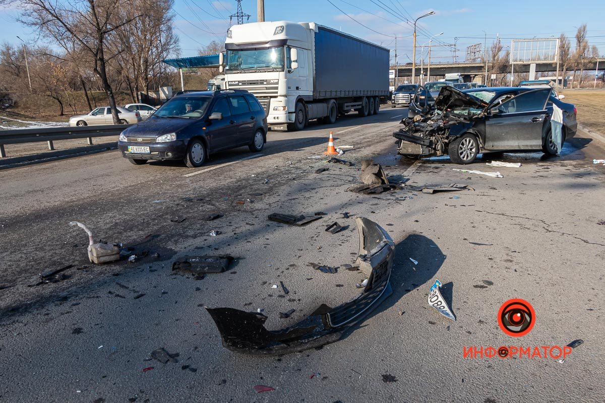 Здесь Volkswagen врезался в грузовик MAN