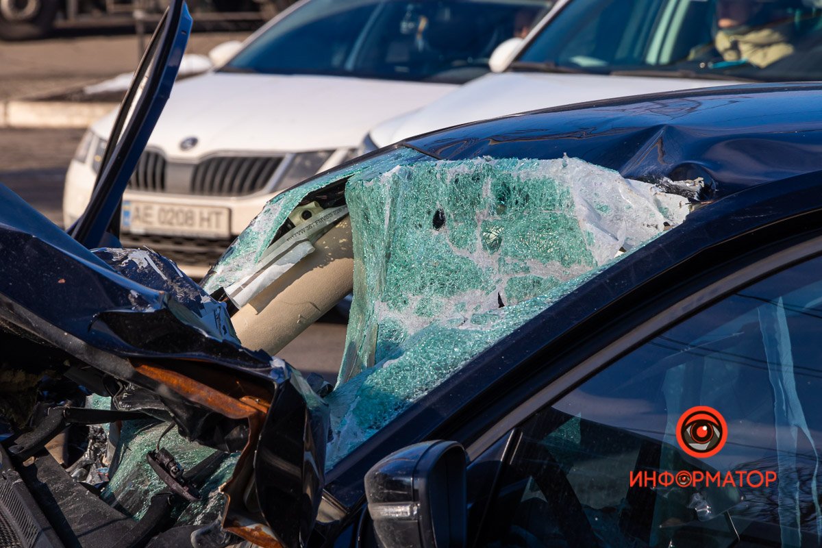 По предварительной информации, пострадали водитель и пассажирка