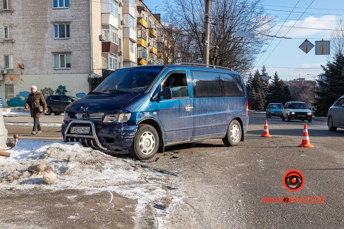 Mercedes ехал по проспекту Mercedes ехал по проспекту