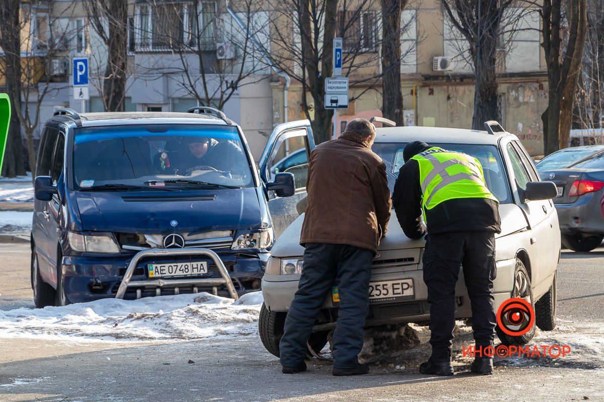 На месте происшествия работает патрульная полиция На месте происшествия работает патрульная полиция