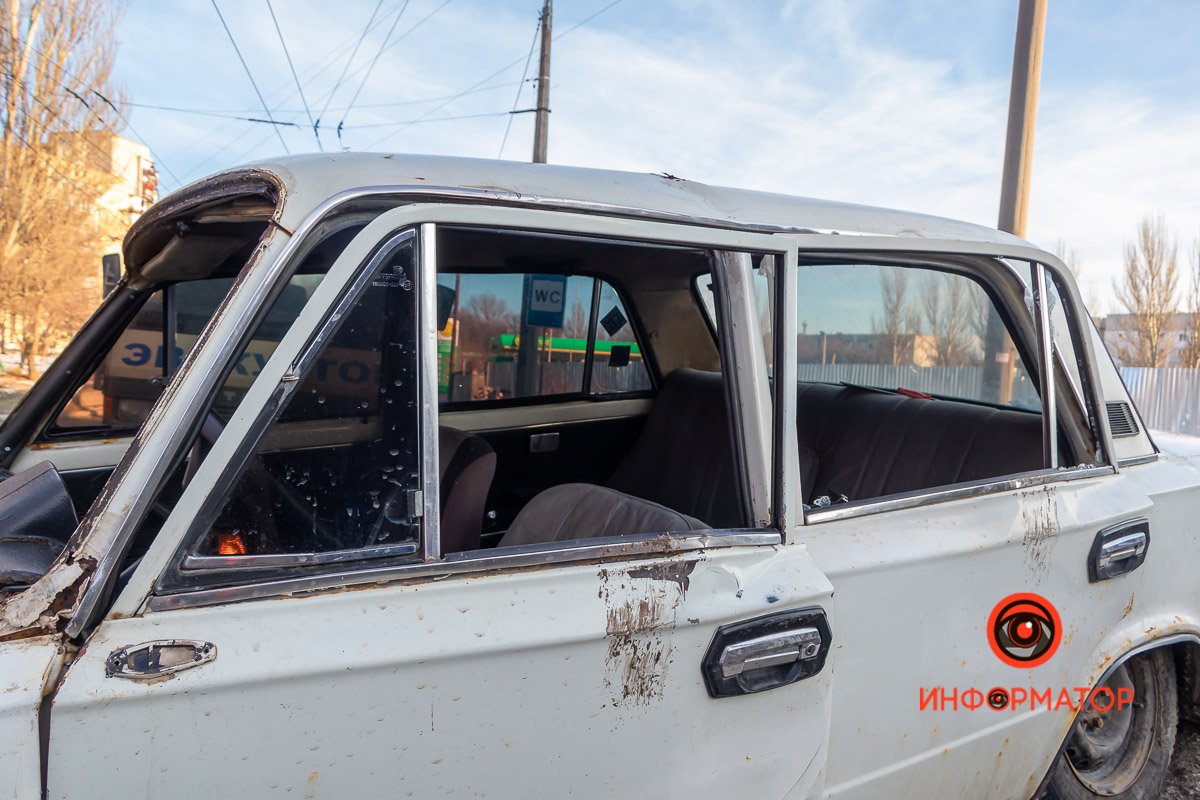 В машине сидели несколько человек