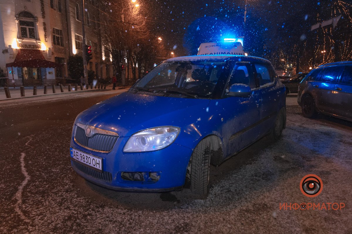 Проткнули переднее левое колесо