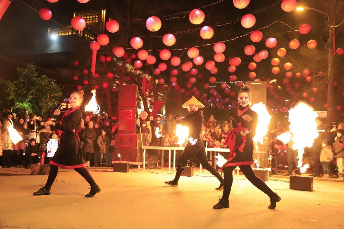 Театрализованные выступления, мастер-классы и танец Золотого дракона: в Днепре с размахом отпраздновали Китайский Новый год 1