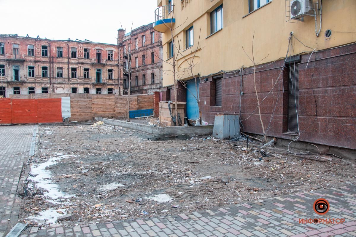 Напротив ТРЦ "Мост-сити" Напротив ТРЦ "Мост-сити"