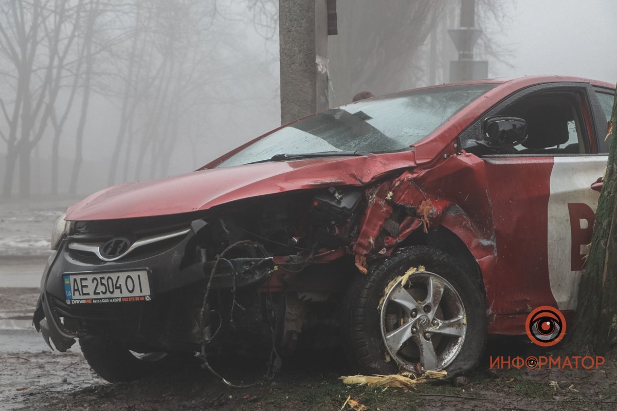 Hyundai вынесло на обочину