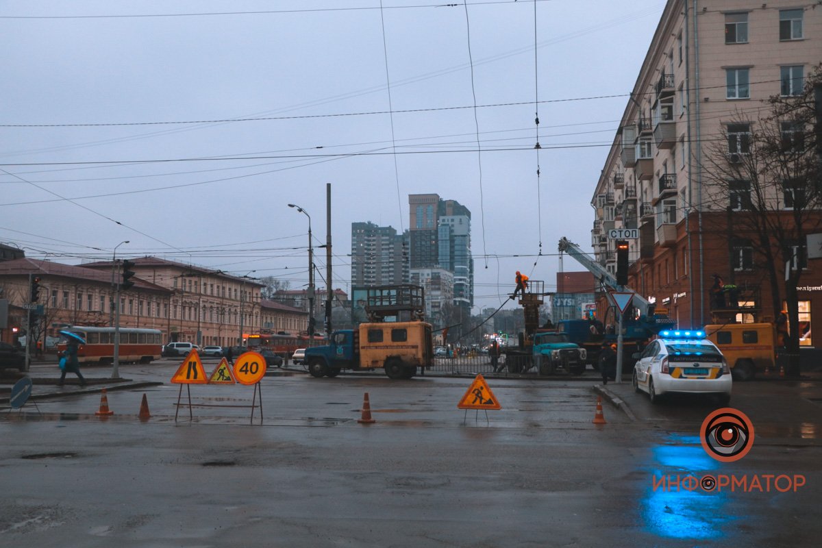 На месте работают коммунальщики