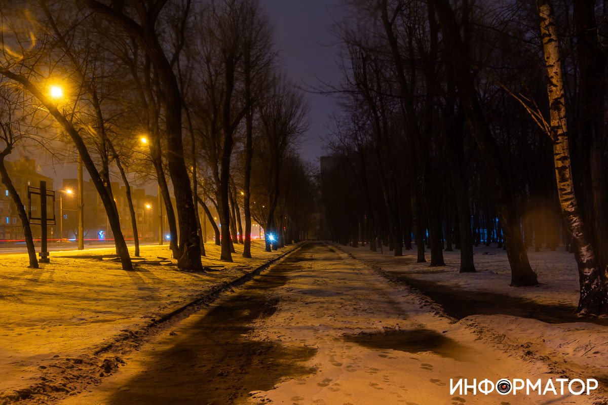 Тьма и свет, но истинный путь находится между ними 