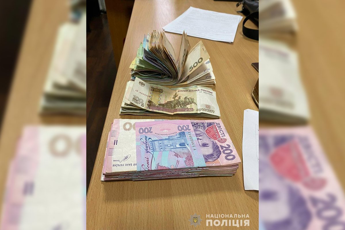 Украл суммарно 15 тысяч гривен