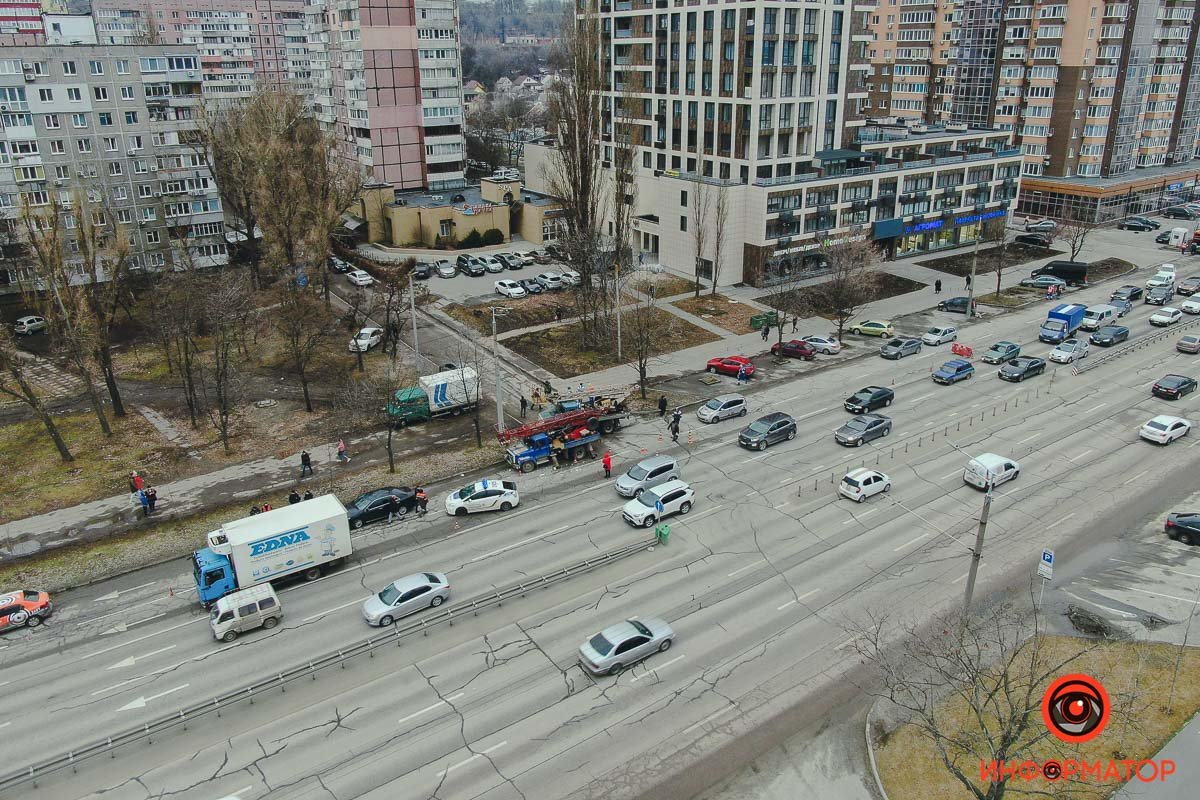 В среду, 9 февраля, на Набережной Победы, 72, случилась авария В среду, 9 февраля, на Набережной Победы, 72, случилась авария