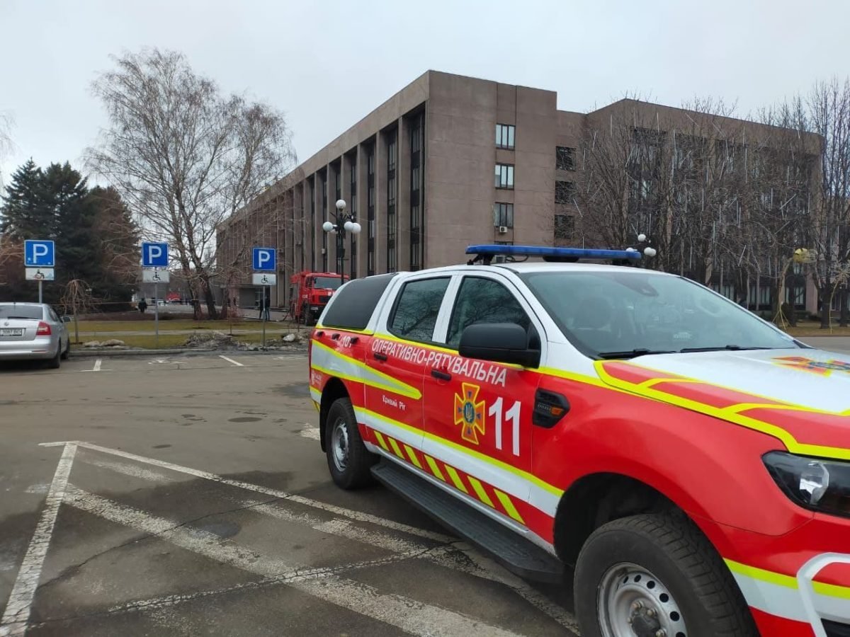 На место прибыли спасатели