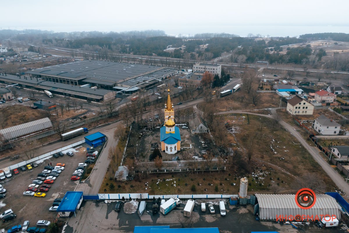 Суда ориентировались на колокольню