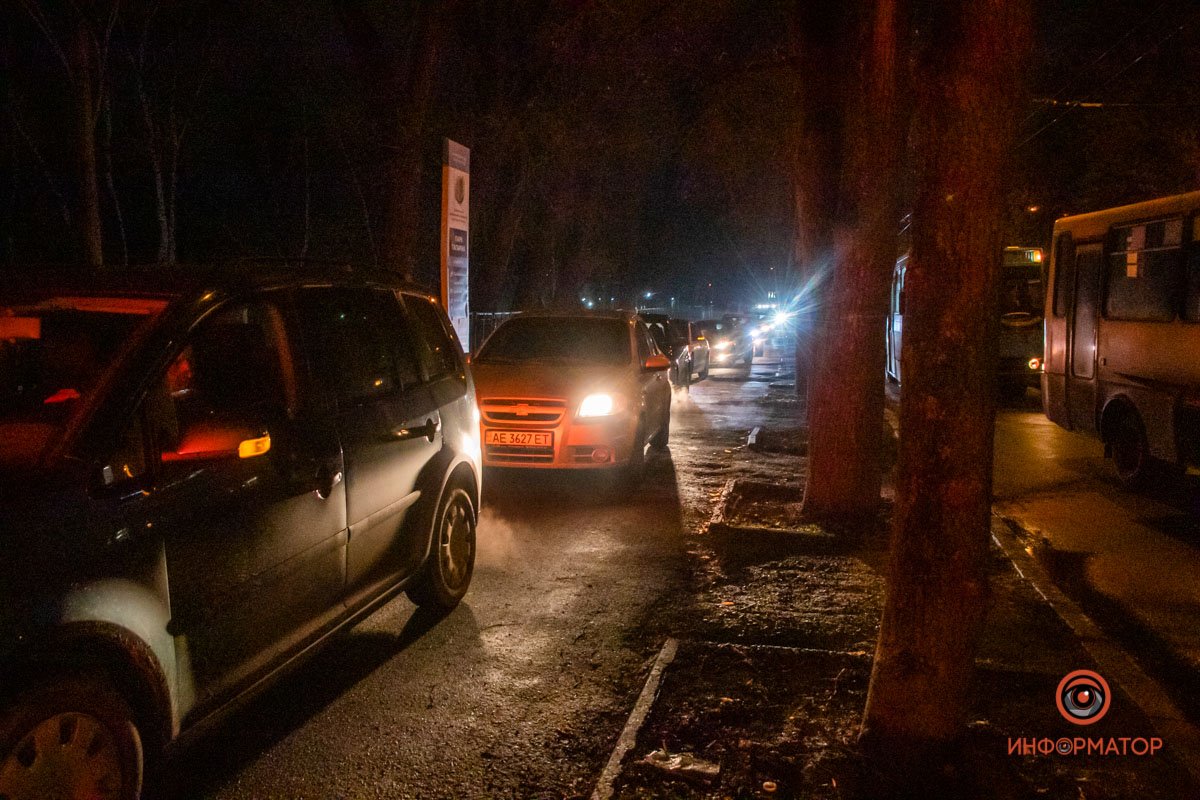 Столкнулись автобус и 4 легковушки Столкнулись автобус и 4 легковушки