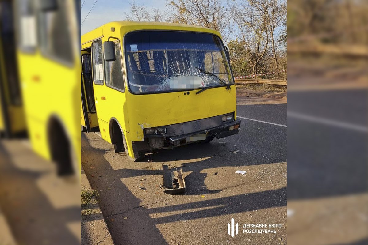 Автобус, в который врезалась "Таврия"