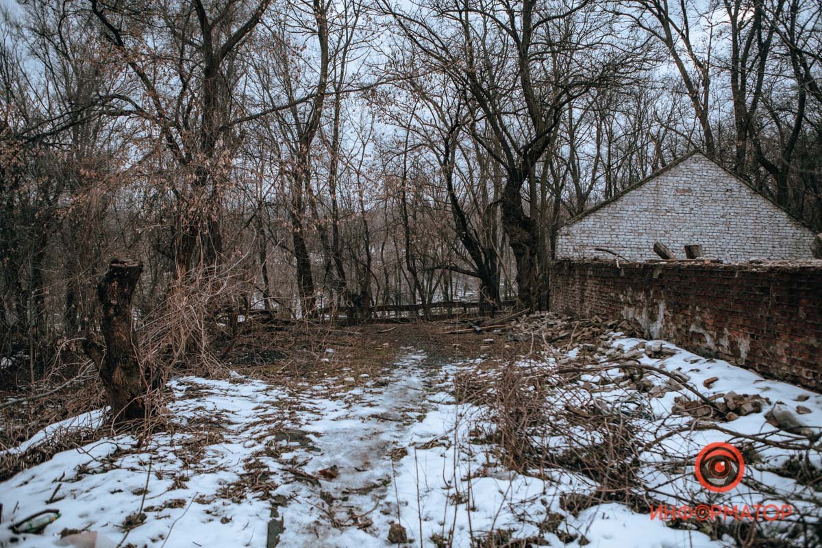 Недалеко от центра Недалеко от центра