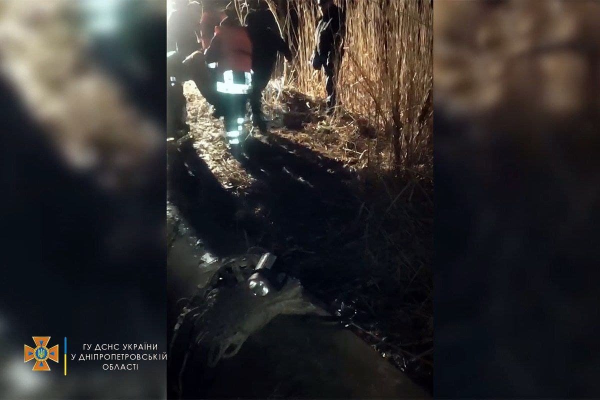 Под лед провалились две девочки