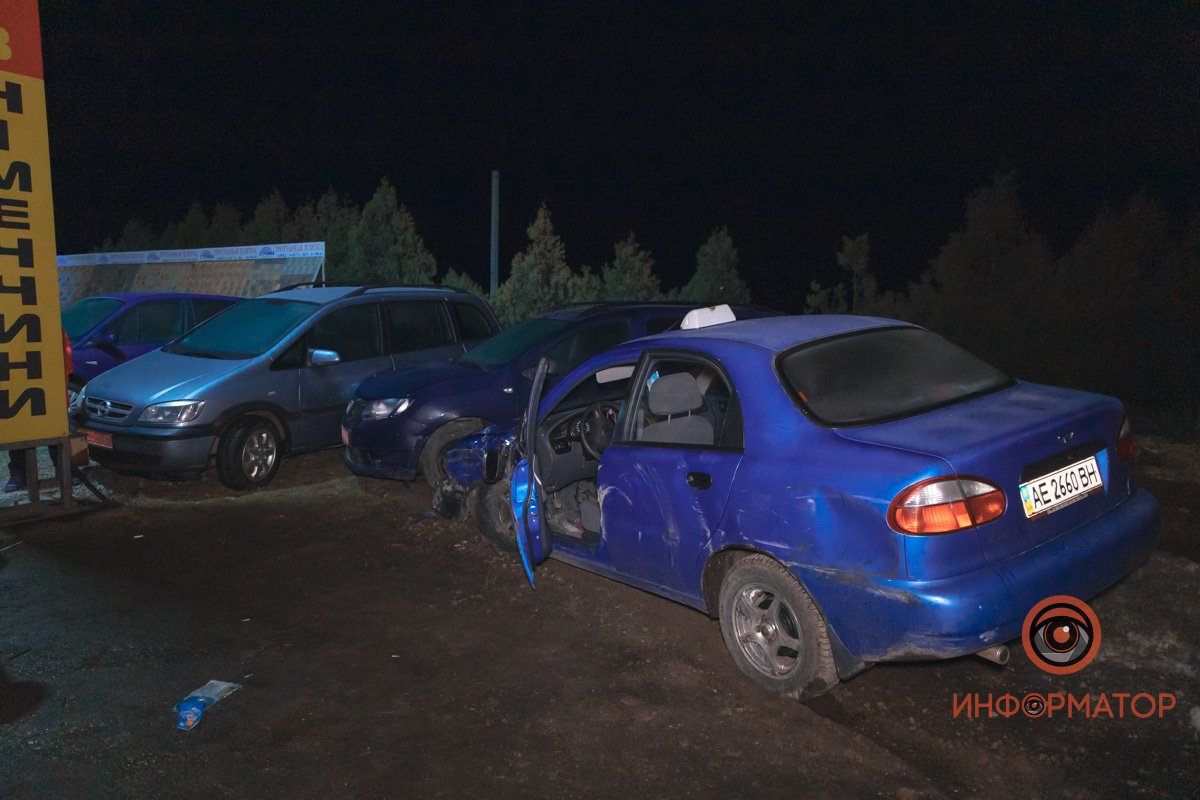 Daewoo вылетел на стоянку с автомобилями Daewoo вылетел на стоянку с автомобилями