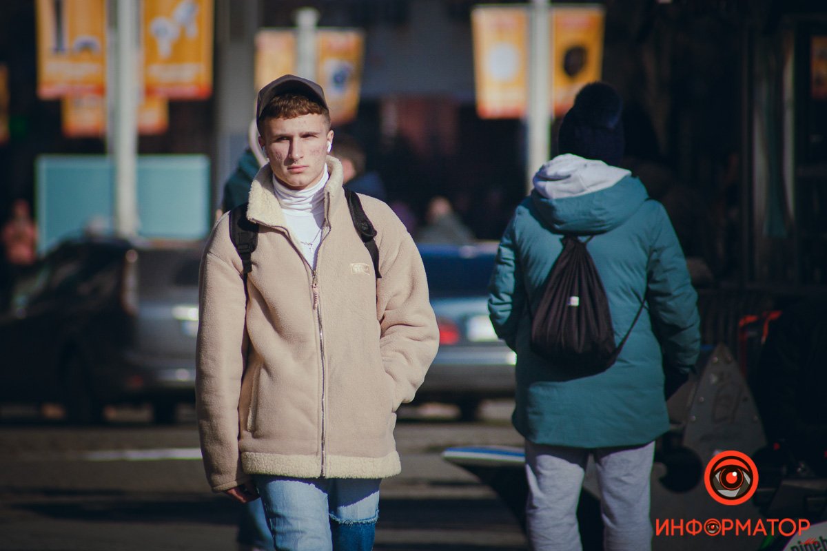 В такой день не надо хмурится :( 
