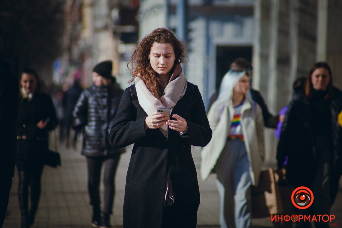 "Зарплата пришла? А нет, Киевстар написал..." 
