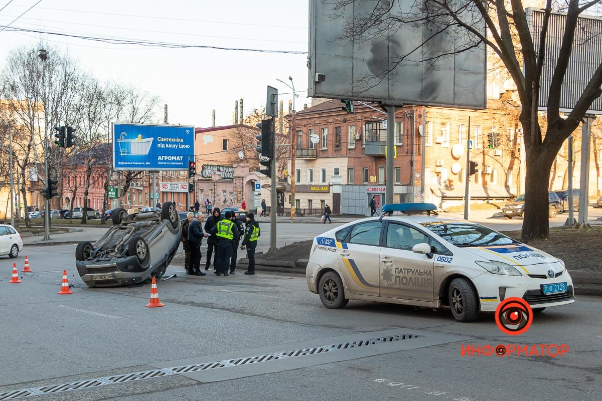 На месте работает патрульная полиция На месте работает патрульная полиция