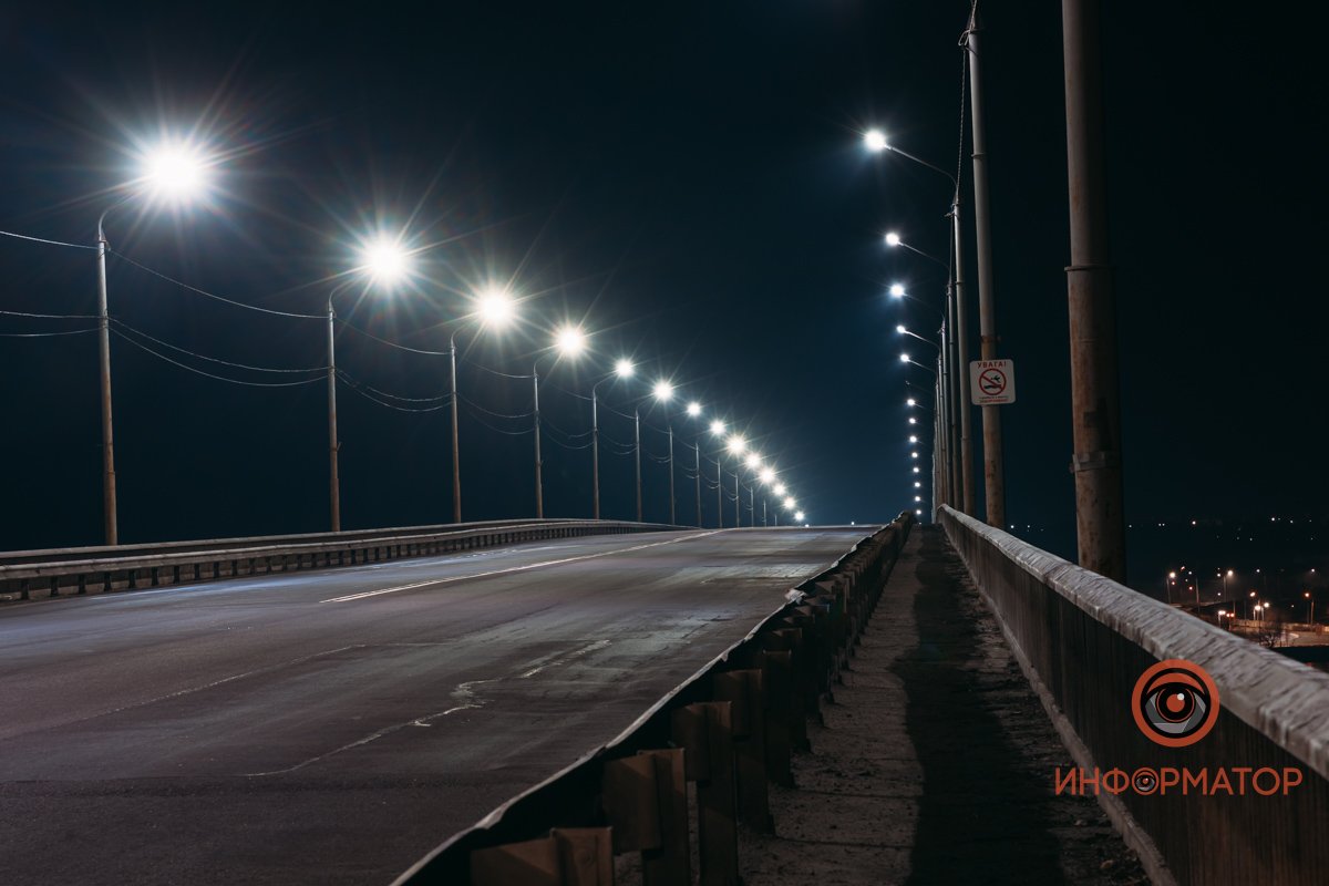 На ветру в этом путешествии твоя рука согрела бы лучше тысячи перчаток На ветру в этом путешествии твоя рука согрела бы лучше тысячи перчаток