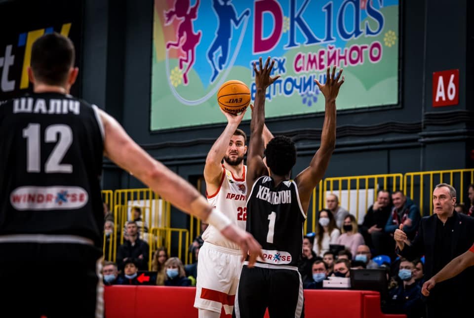 БК «Прометей» в Слобожанском уверенно обыграл БК «Черкаські Мавпи» и установил несколько рекордов Суперлиги Windrose 7