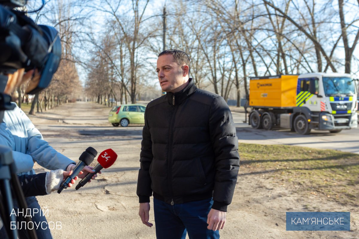 В Каменском проводят аварийный ремонт дорог 1