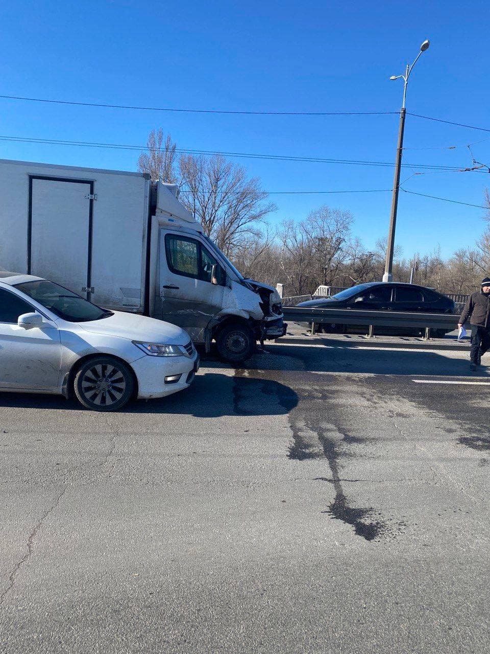 Hyundai отбросило в отбойник Hyundai отбросило в отбойник