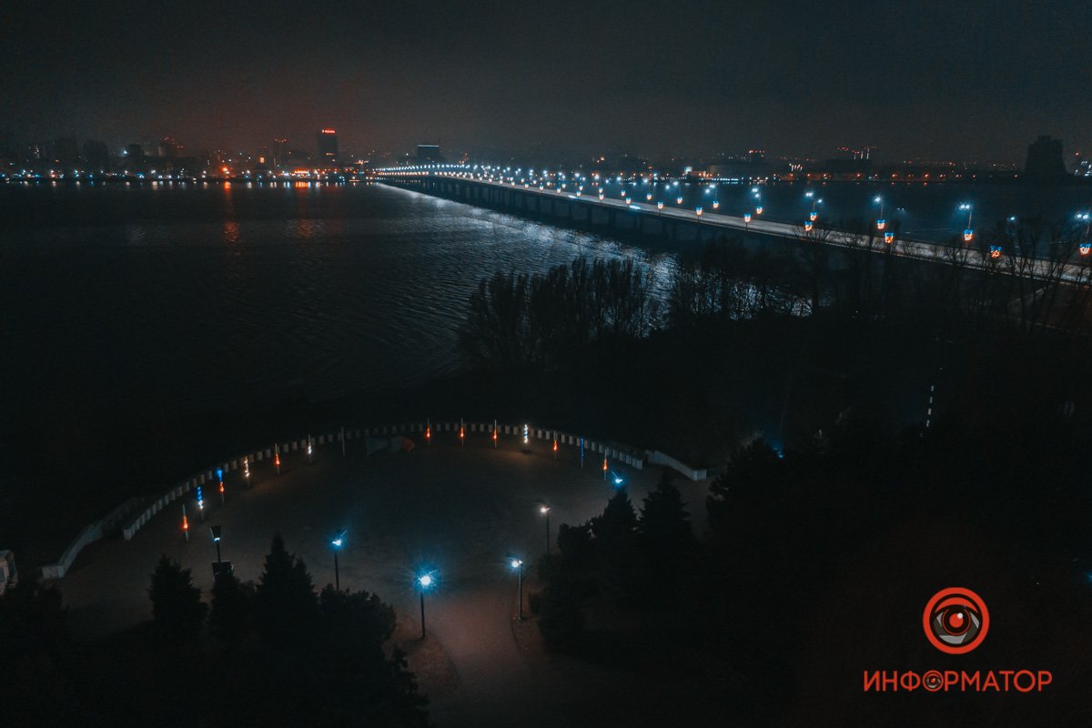 "Как много пустоты: не протолкнуться" 