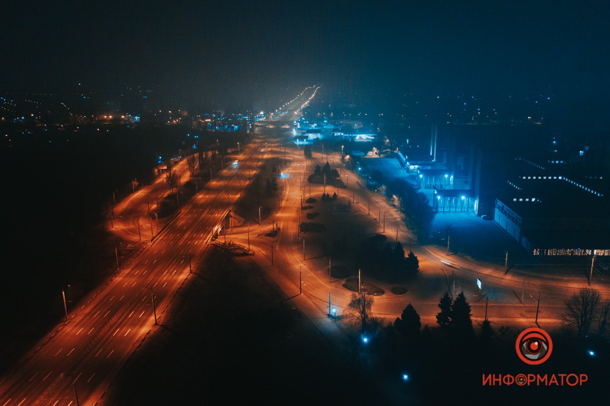 Реки из света, которые каждую ночь заполняют город 