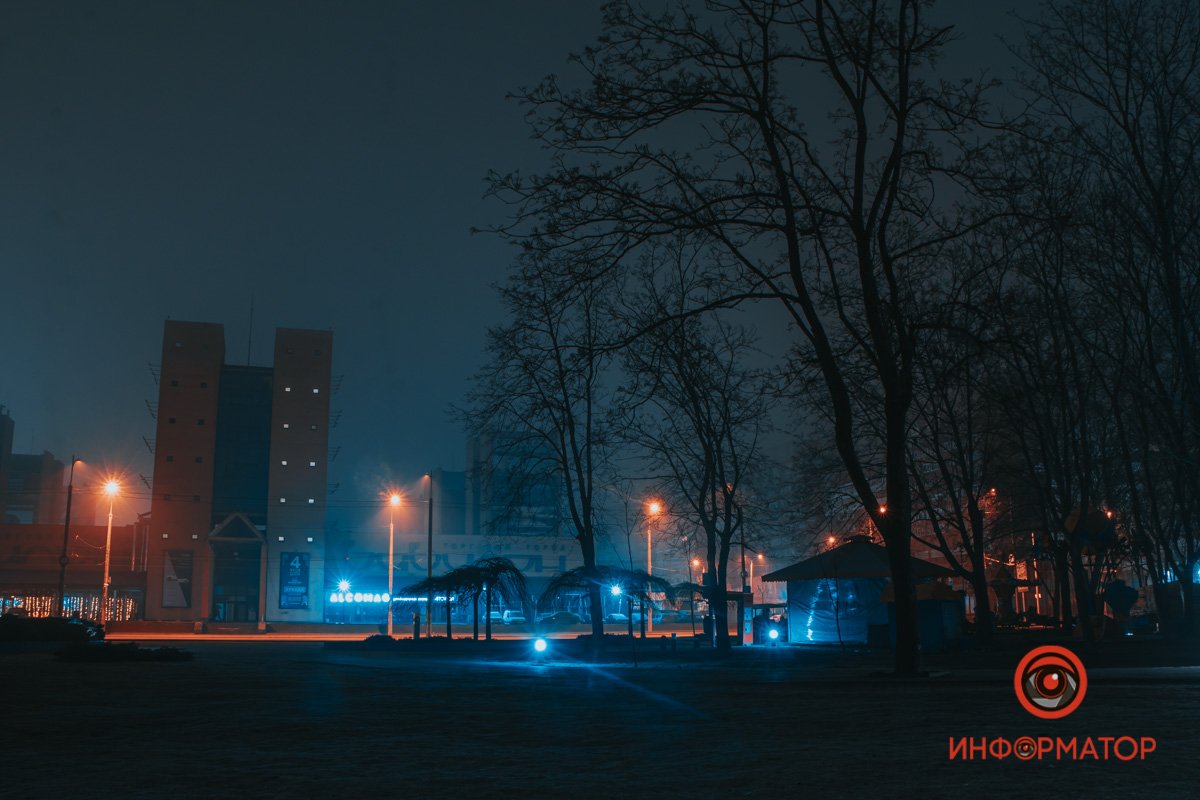 "Как-то в полночь, в час угрюмый, полный тягостною думой, над старинными томами я склонялся в полусне..." 