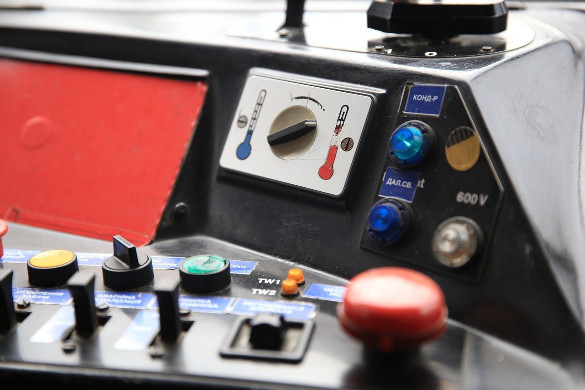 Система безопасности не позволит водителю поехать, если какая-то из дверей не полностью закрыта