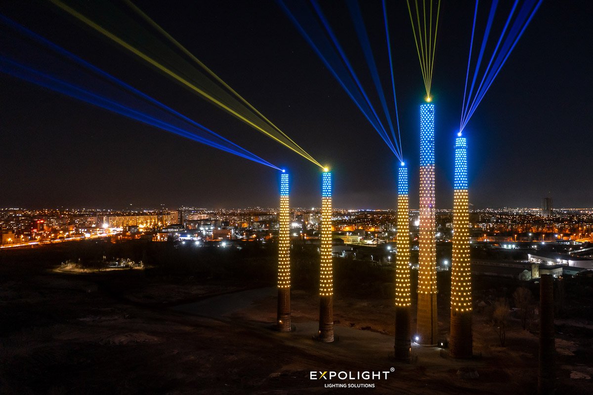 Охватили своим светом весь город 