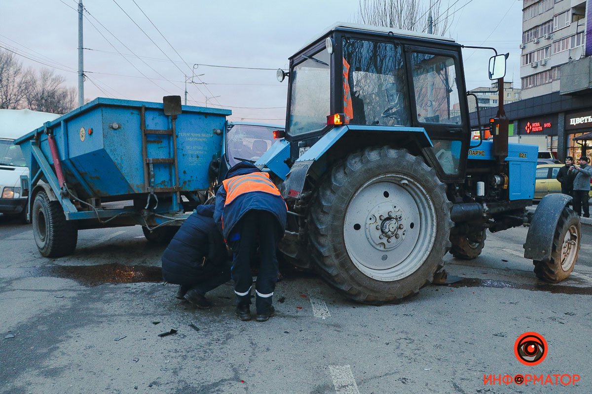 Трактор разворачивался
