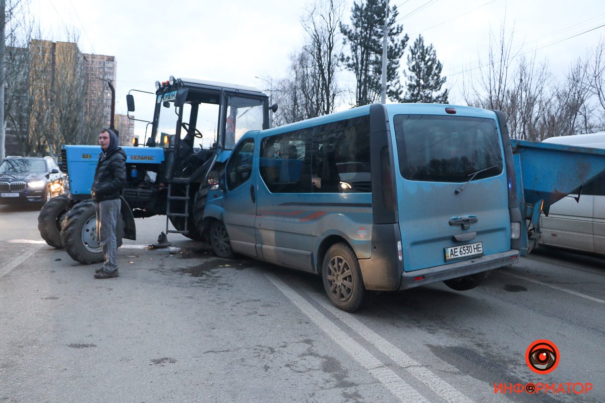 Трактор был с прицепом