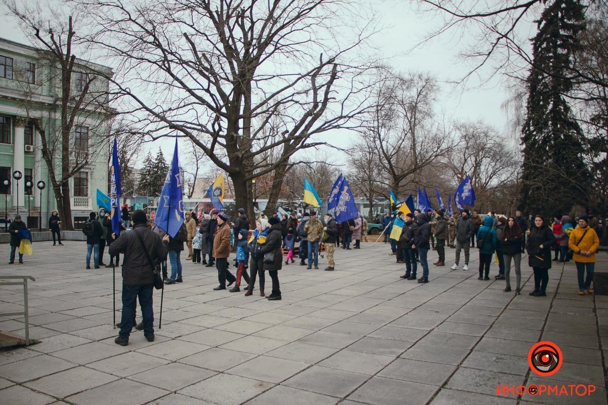 Собрались возле музея АТО