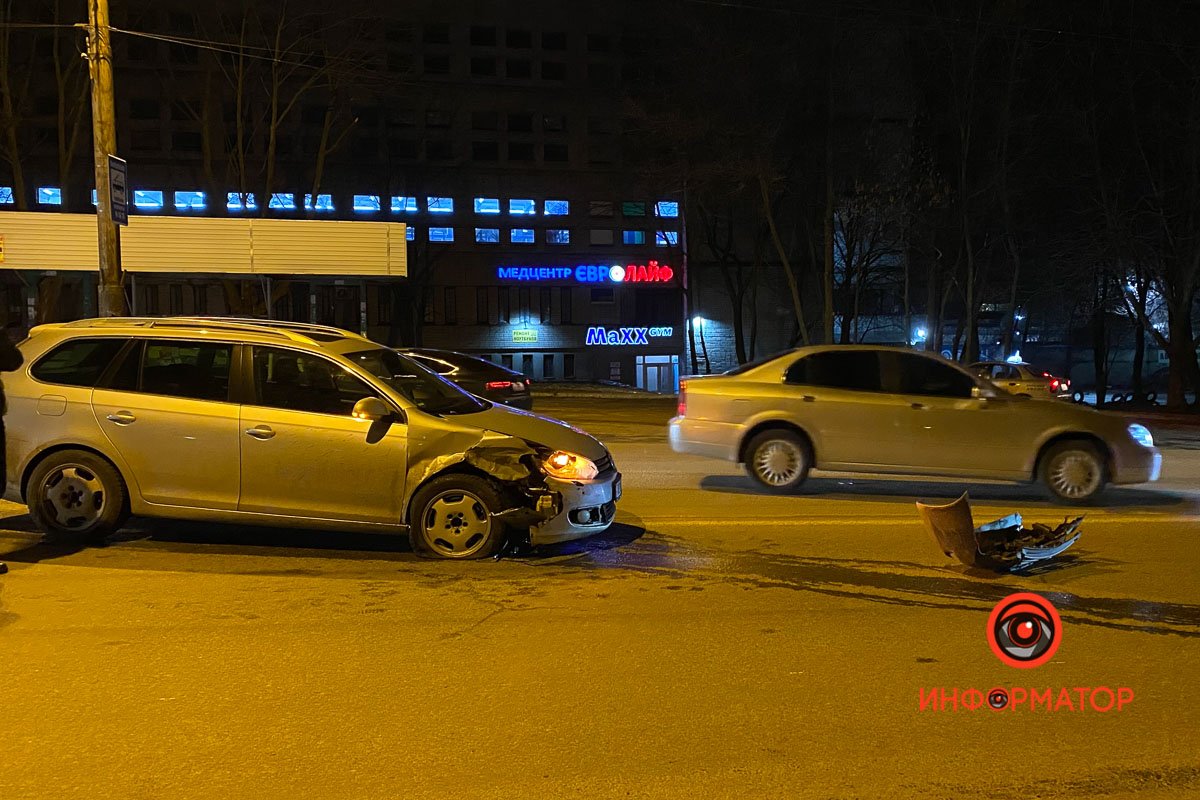 В Днепре на Паникахи KIA врезался в Volkswagen 2