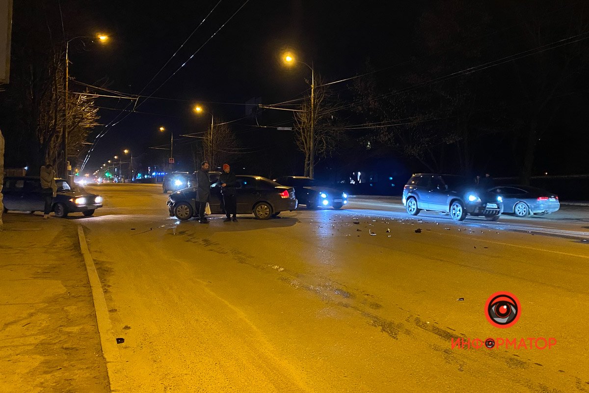 В Днепре на Паникахи KIA врезался в Volkswagen 3