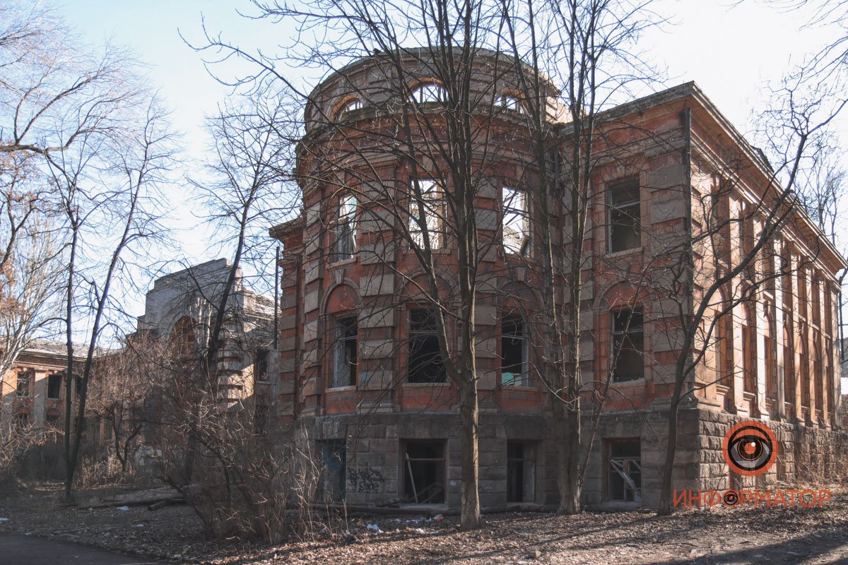 Видимых телесных повреждений на теле нет 