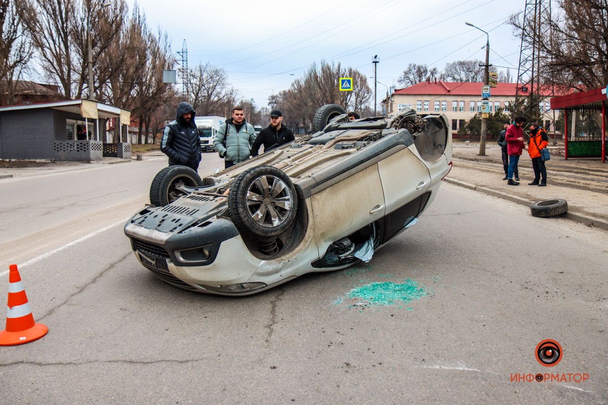 Перевернулся Peugeot Перевернулся Peugeot