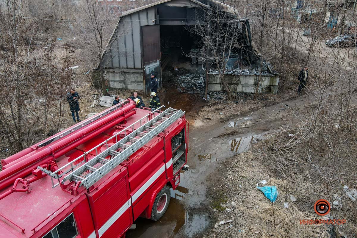 На место прибыли спасатели
