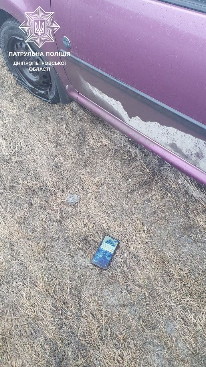В Днепропетровской области угнали Peugeot и бросили его у обочины: подробности от полиции 3