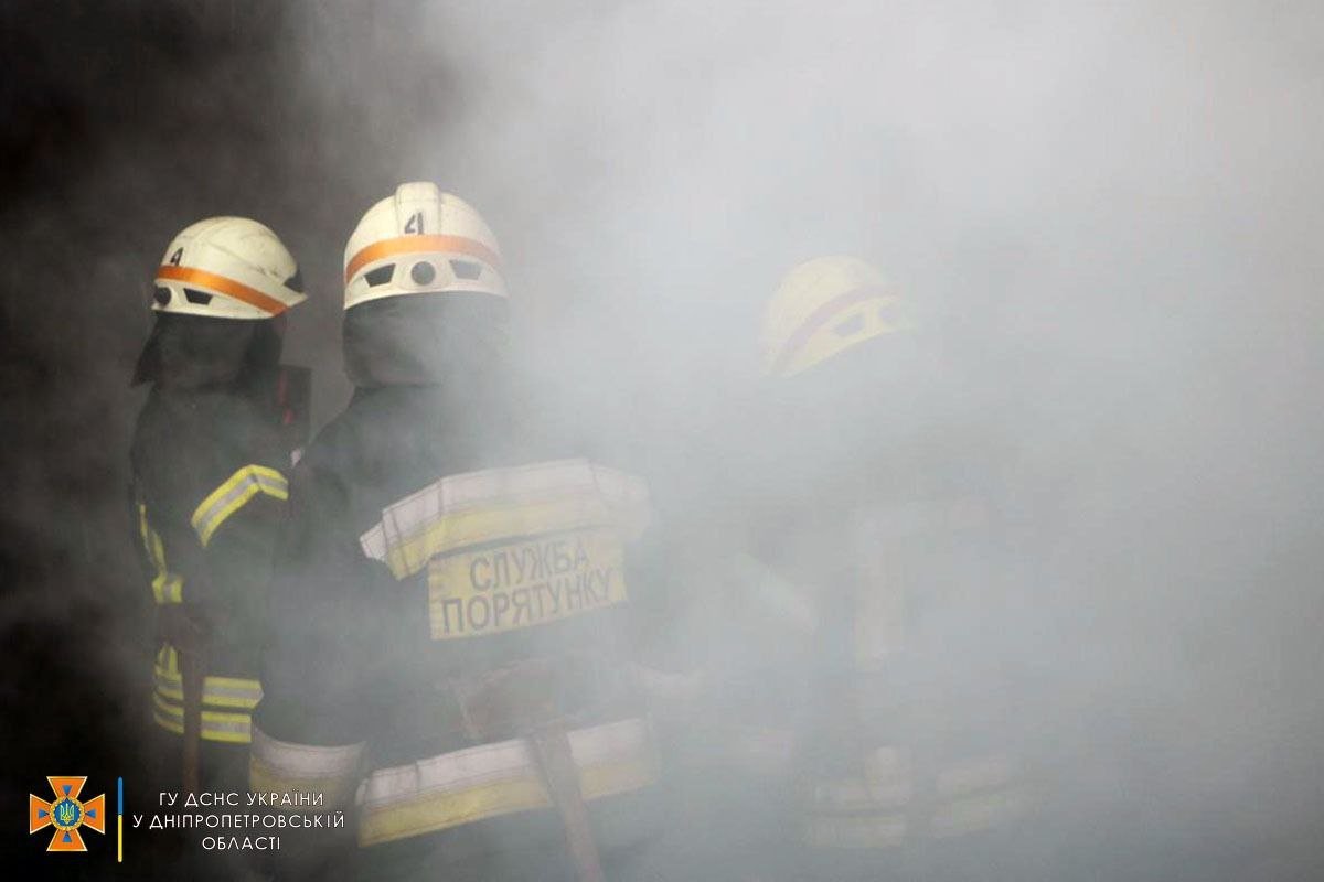 В Днепре на Юрия Кондратюка горели склады 2