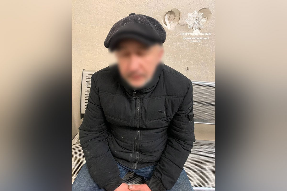 Нарушали комендантский час и снимали объекты и технику: в Днепре полицейские задержали 4 человек 3